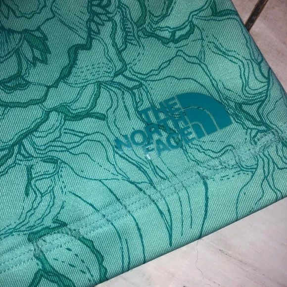 ๐ North Face Tank ๐ - Picture 4 of 6